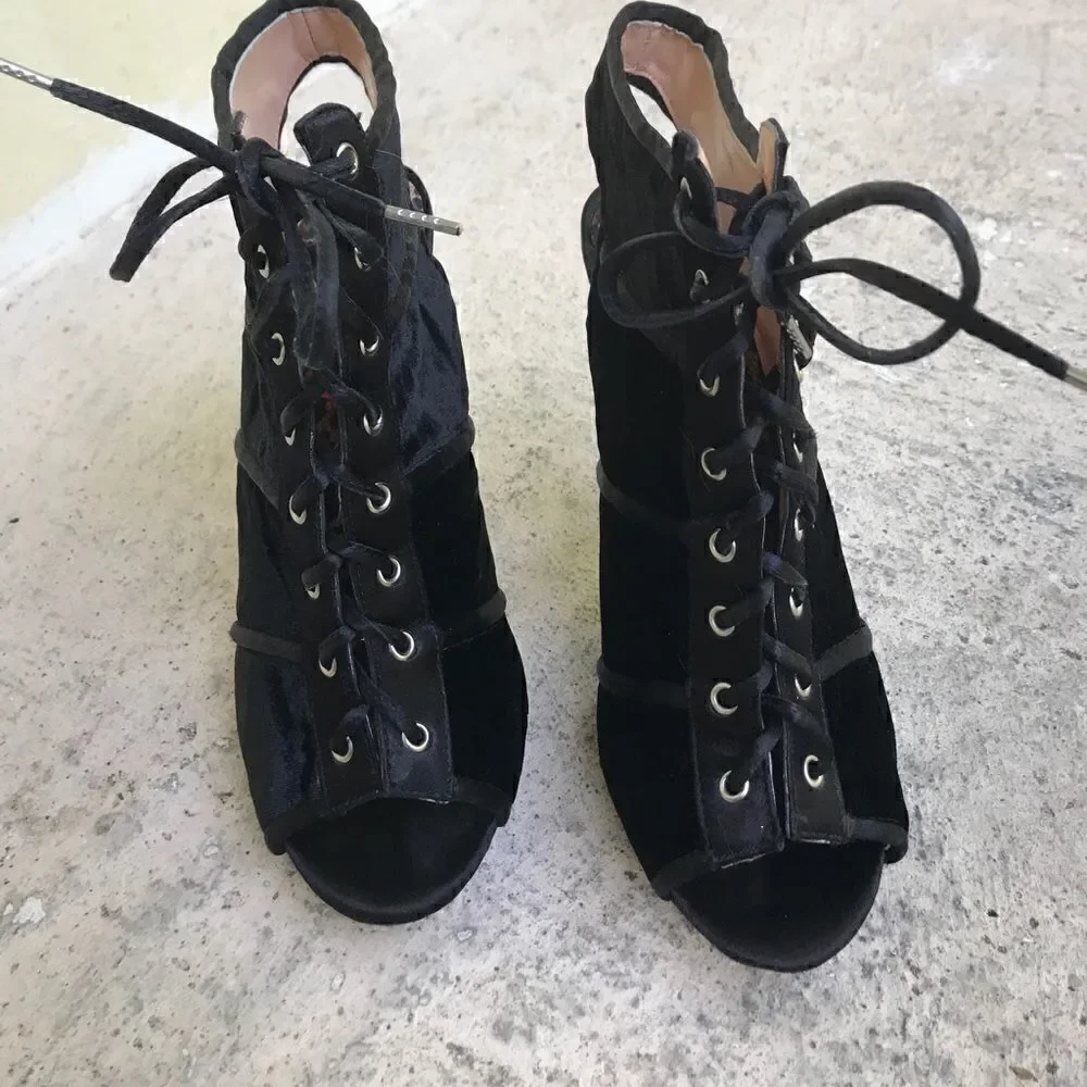 Betsey Johnson don know